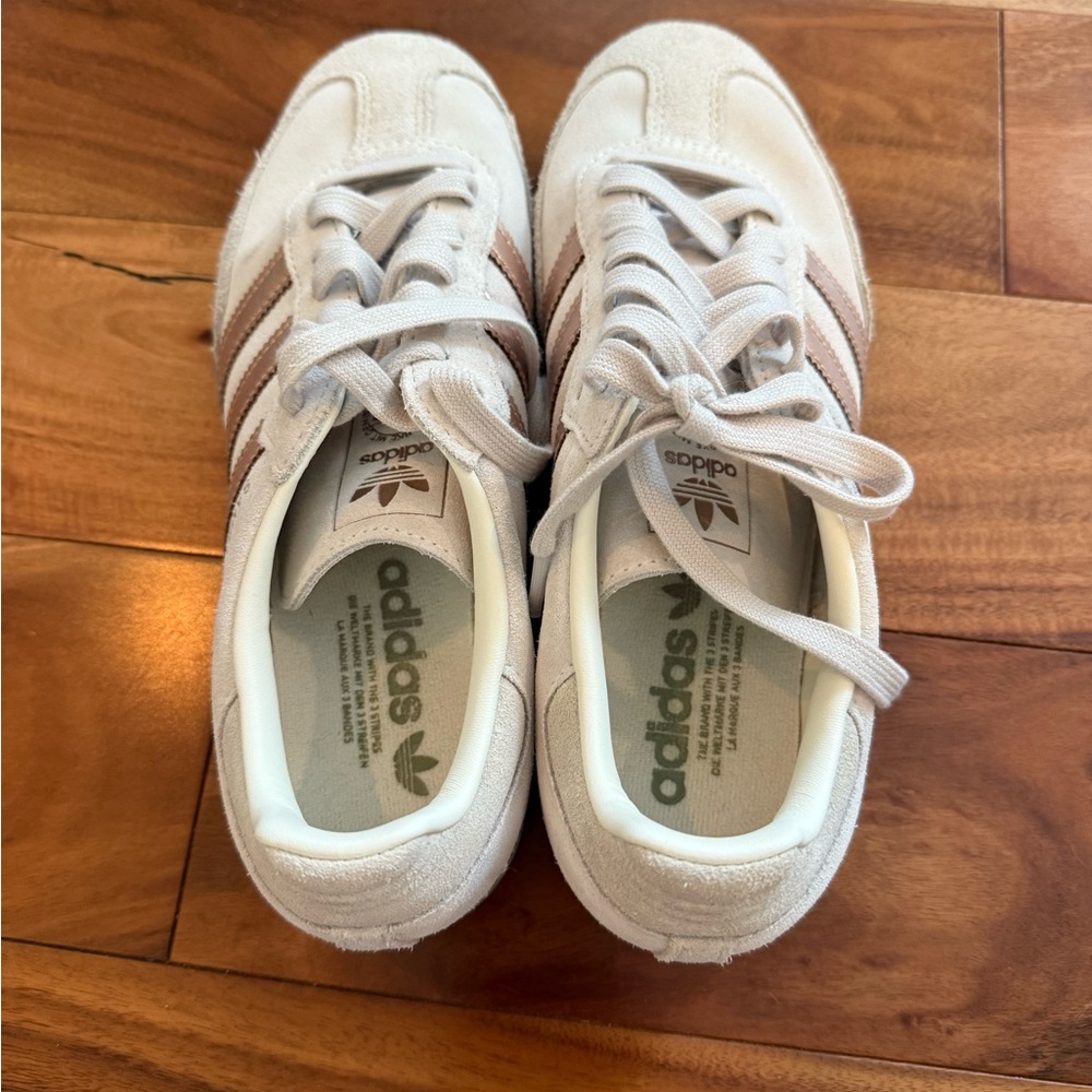 Adidas Sneakers in Cream and Brown - Picture 5 of 6